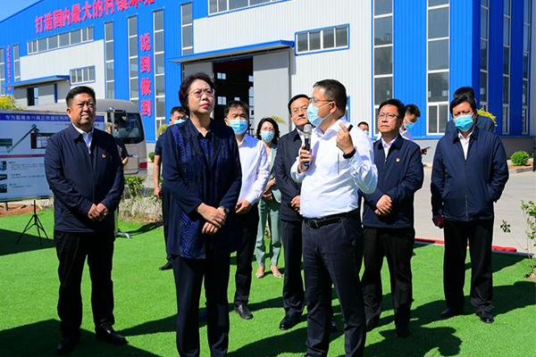 朝陽市新任市委書記張淑萍及調研組領導蒞臨一諾環(huán)保產(chǎn)業(yè)園考察調研工作