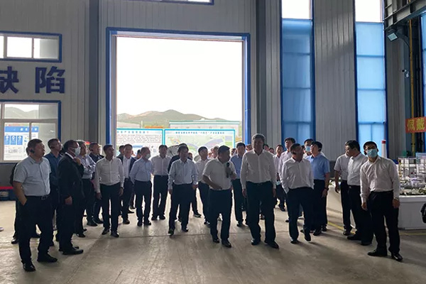 內(nèi)蒙古自治區(qū)黨委常委、通遼市委書記孟憲東攜考察團到一諾環(huán)境考察指導(dǎo)